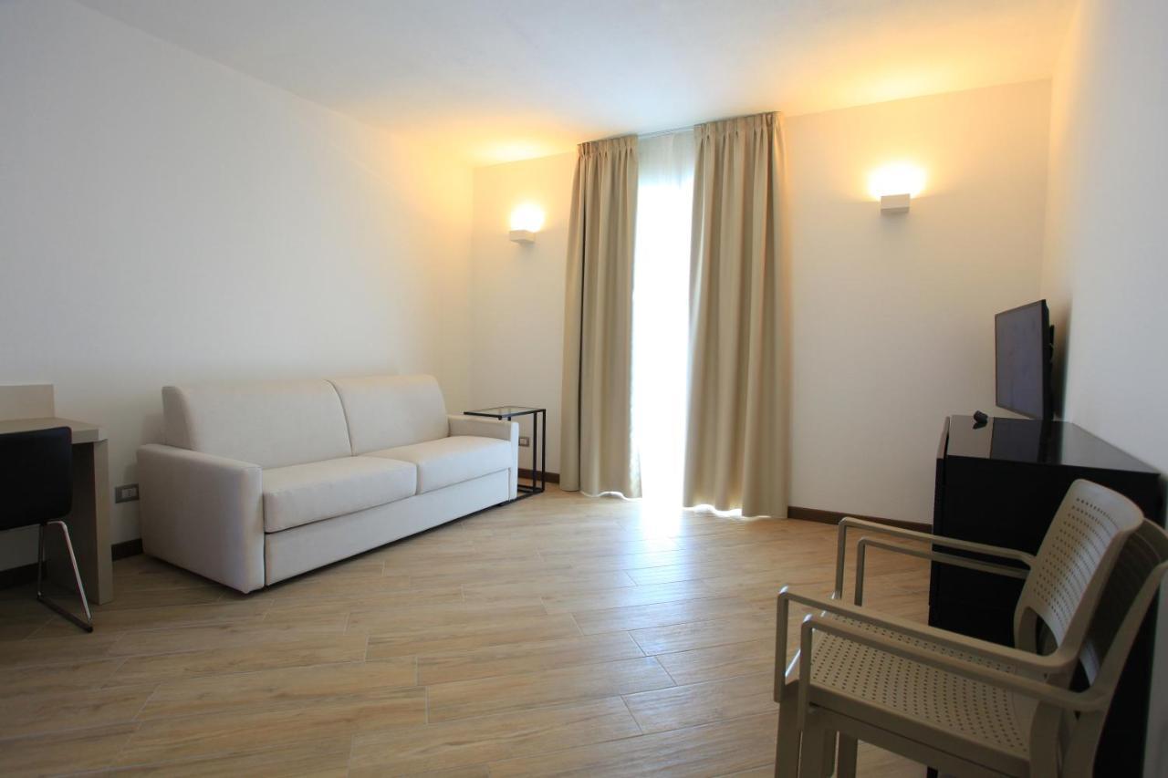 Hotel Ponti&Ponti Angera Kültér fotó