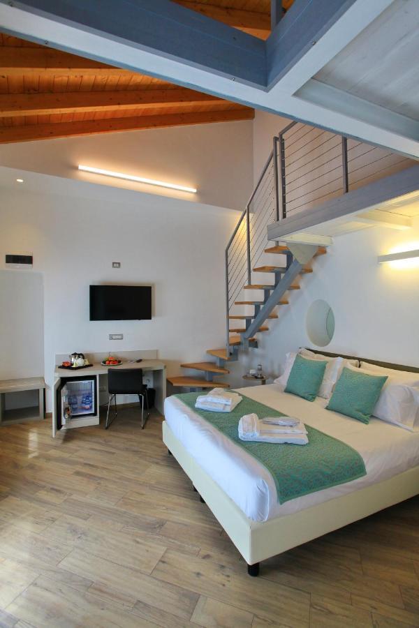 Hotel Ponti&Ponti Angera Kültér fotó
