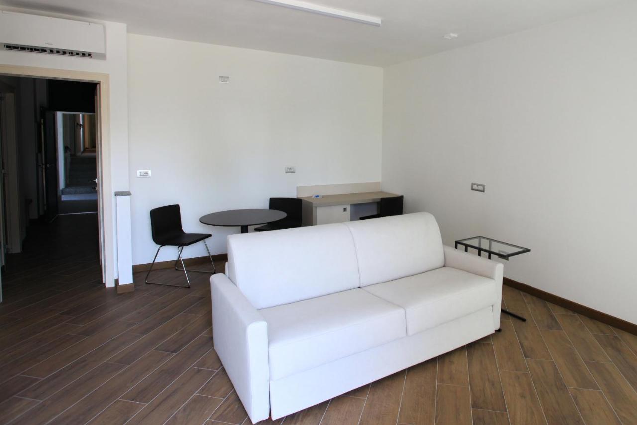 Hotel Ponti&Ponti Angera Kültér fotó