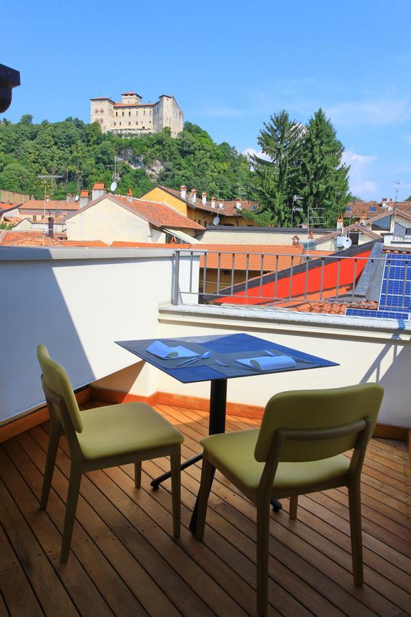 Hotel Ponti&Ponti Angera Kültér fotó