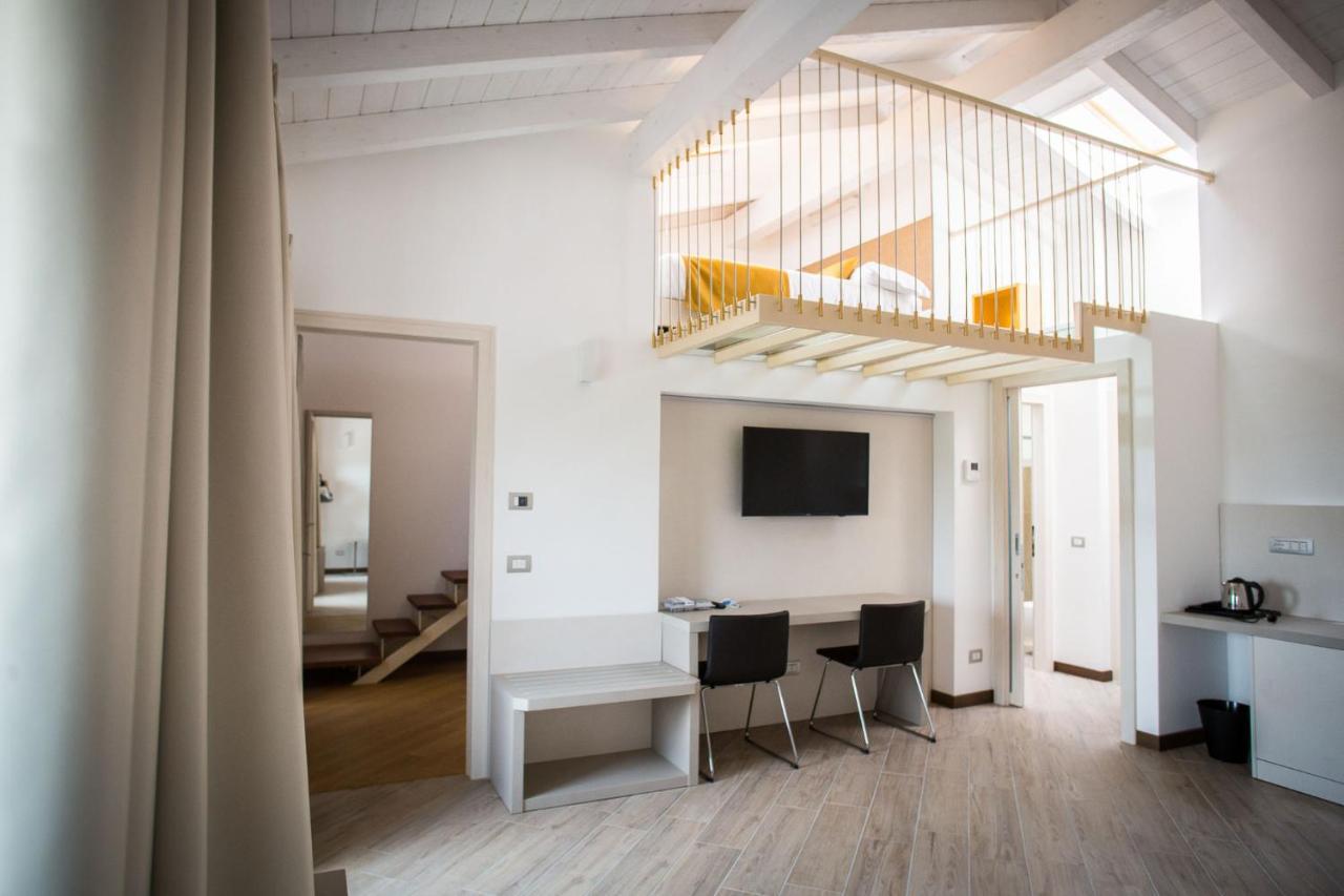 Hotel Ponti&Ponti Angera Kültér fotó