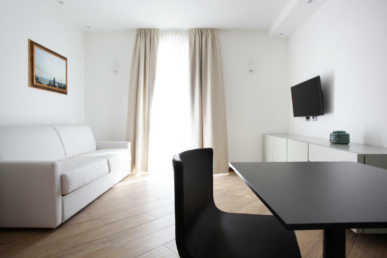 Hotel Ponti&Ponti Angera Kültér fotó