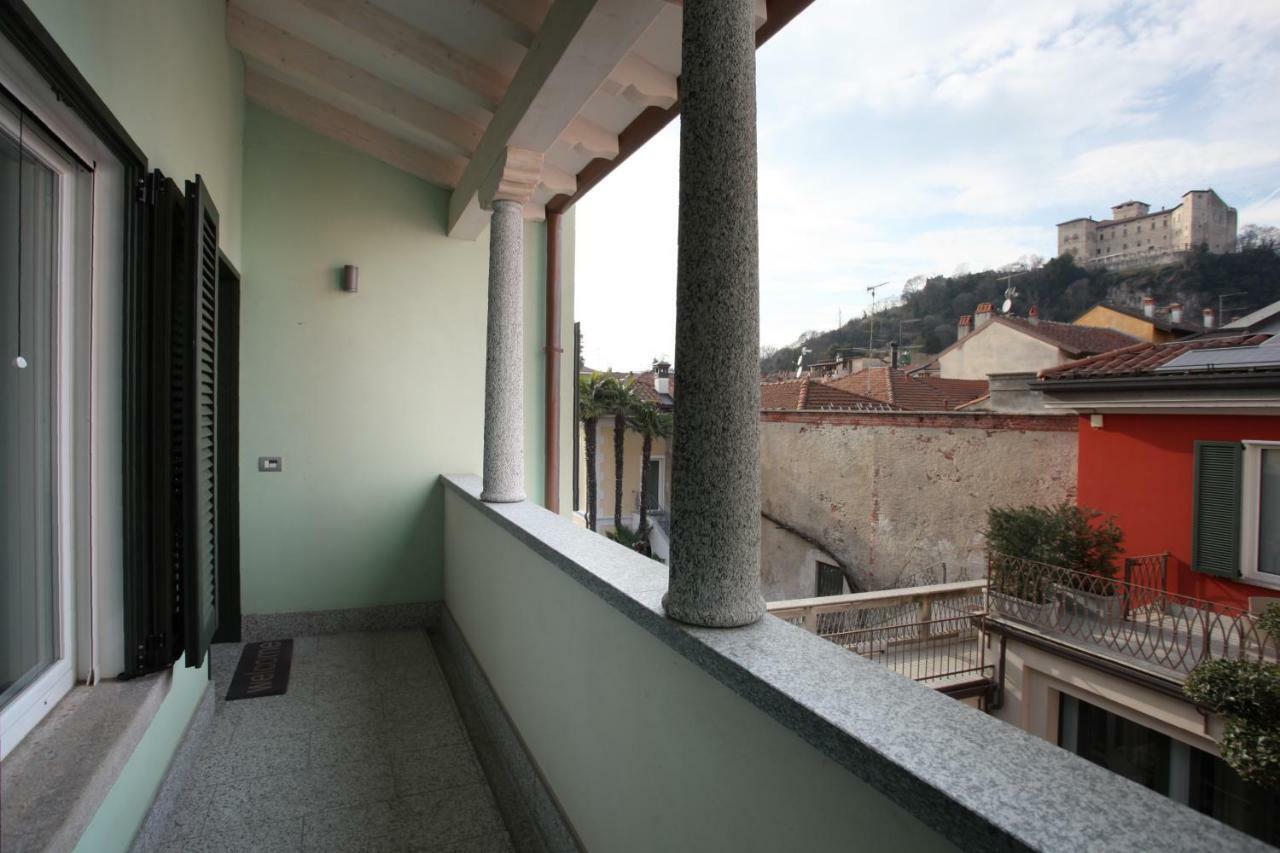 Hotel Ponti&Ponti Angera Kültér fotó