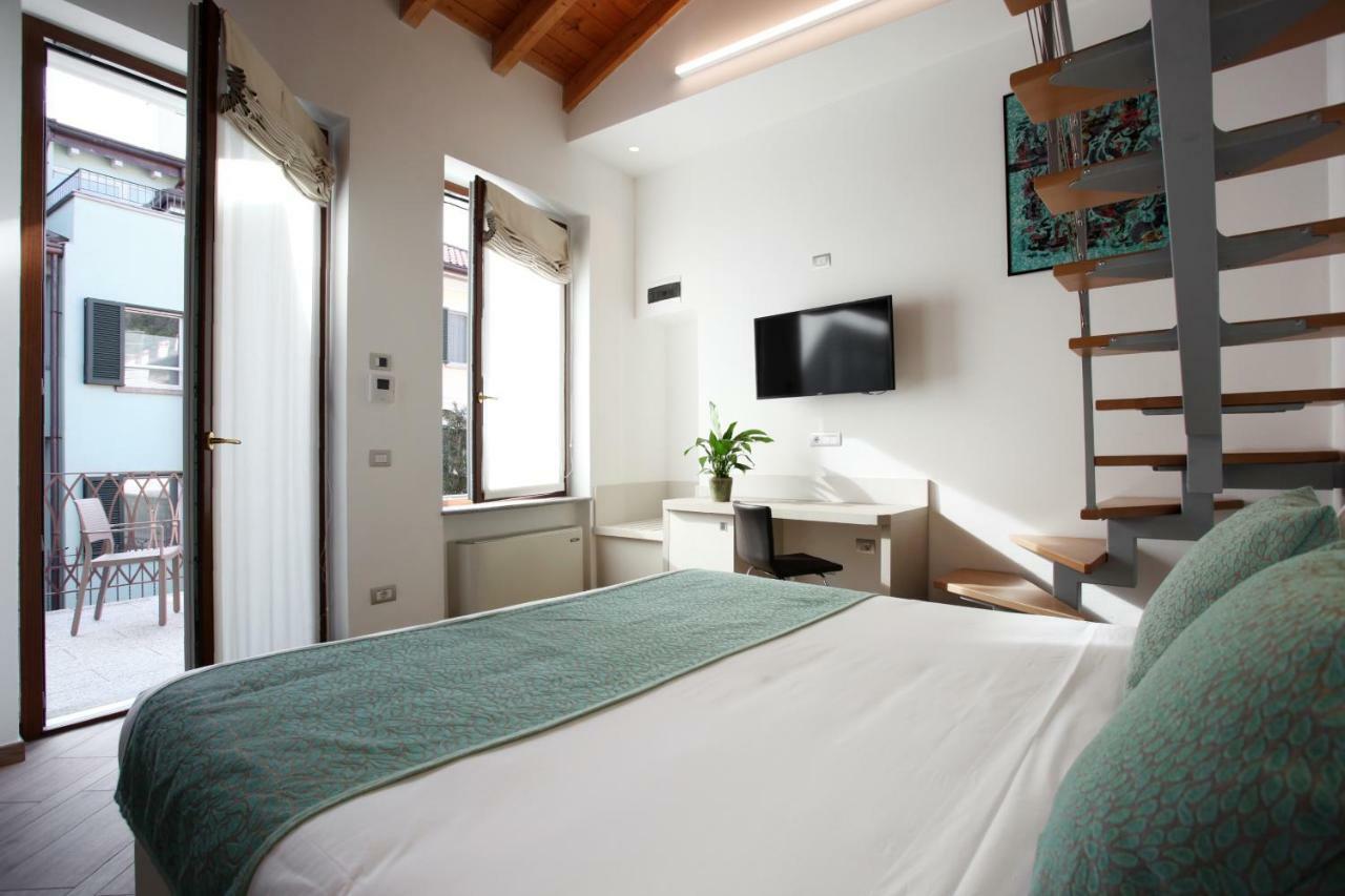 Hotel Ponti&Ponti Angera Kültér fotó